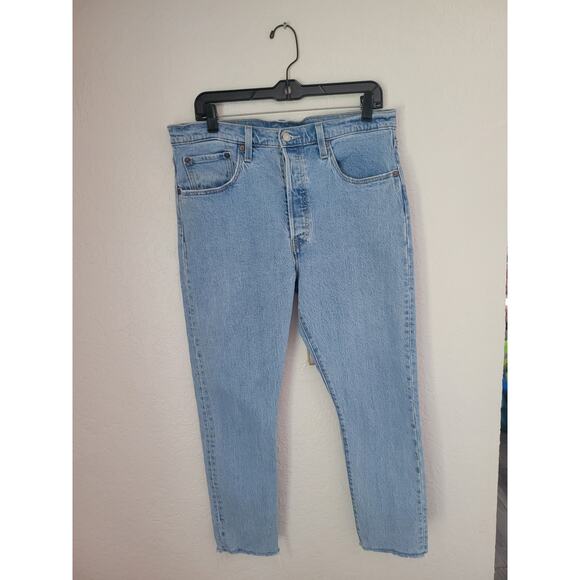 Levi's 501 Womens Tapered Jeans Size 32 x 28 Button Fly Pockets High Rise Rigid - Picture 2 of 13